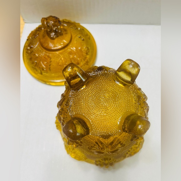 Vintage candy dish, covered & footed.  Amber color is great. Grape harvest. - Picture 4 of 6
